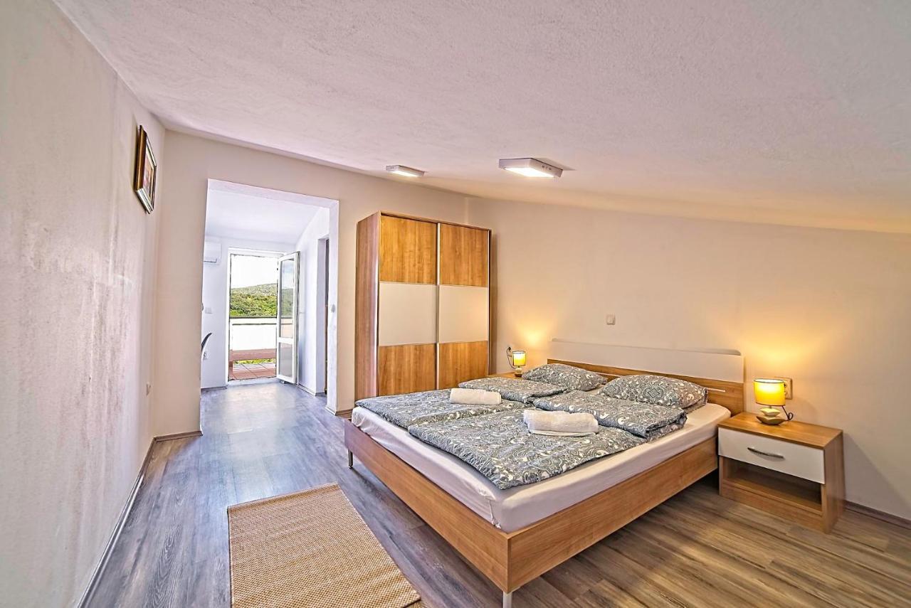 Holiday House Rab Kampor Esterno foto