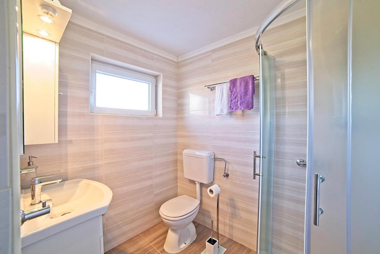 Holiday House Rab Kampor Esterno foto